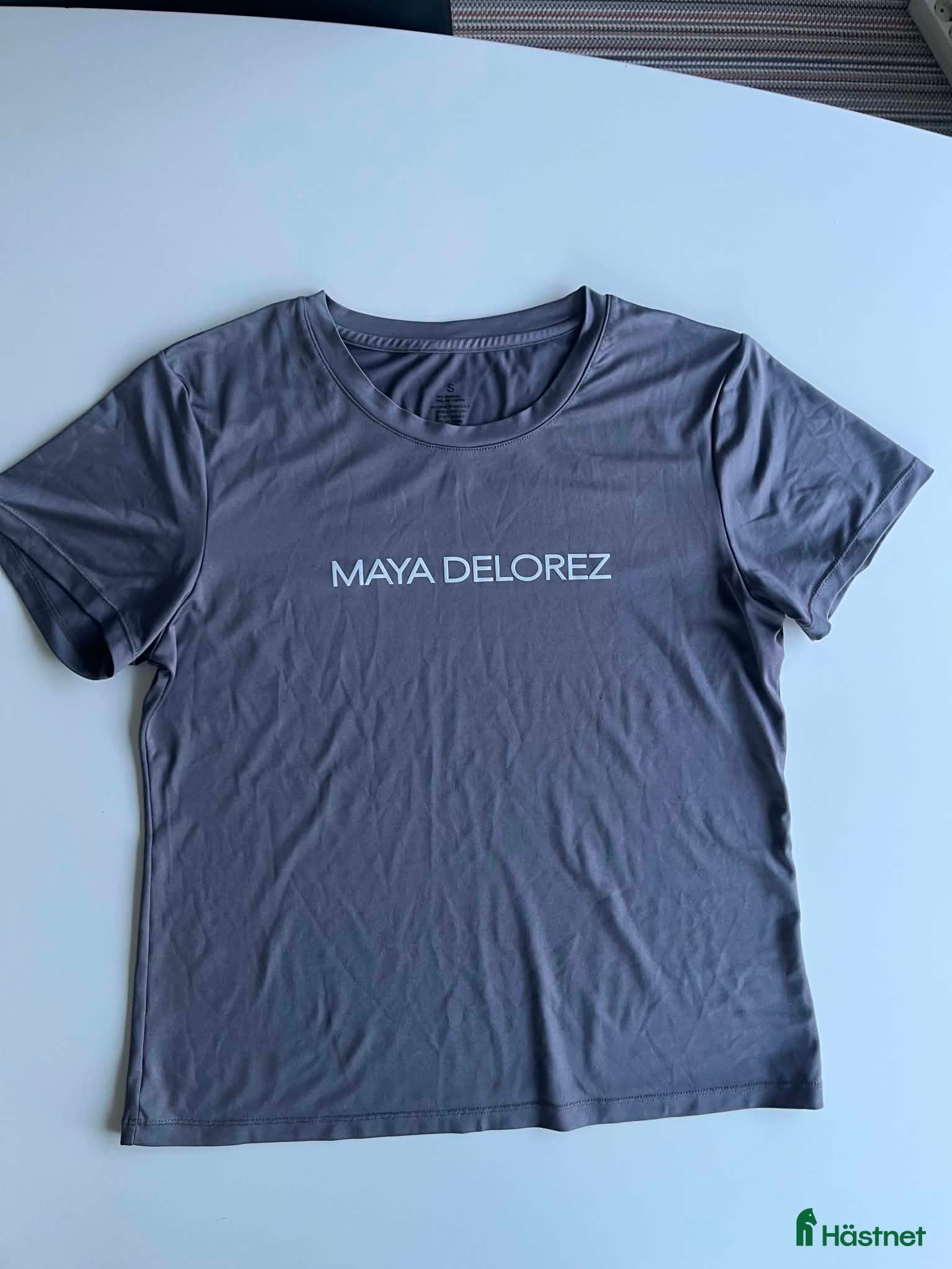 Övrigt Ridkläder ryttarutrustning till salu: Maya Delorez - Ridbyxor, Tröja, T-shirt, strl S/M - Annons 5