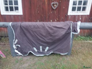 Täcken hästutrustning till salu: Horseware Rhino, 125 cm vintertäcke i Klintehamn - Annons 1