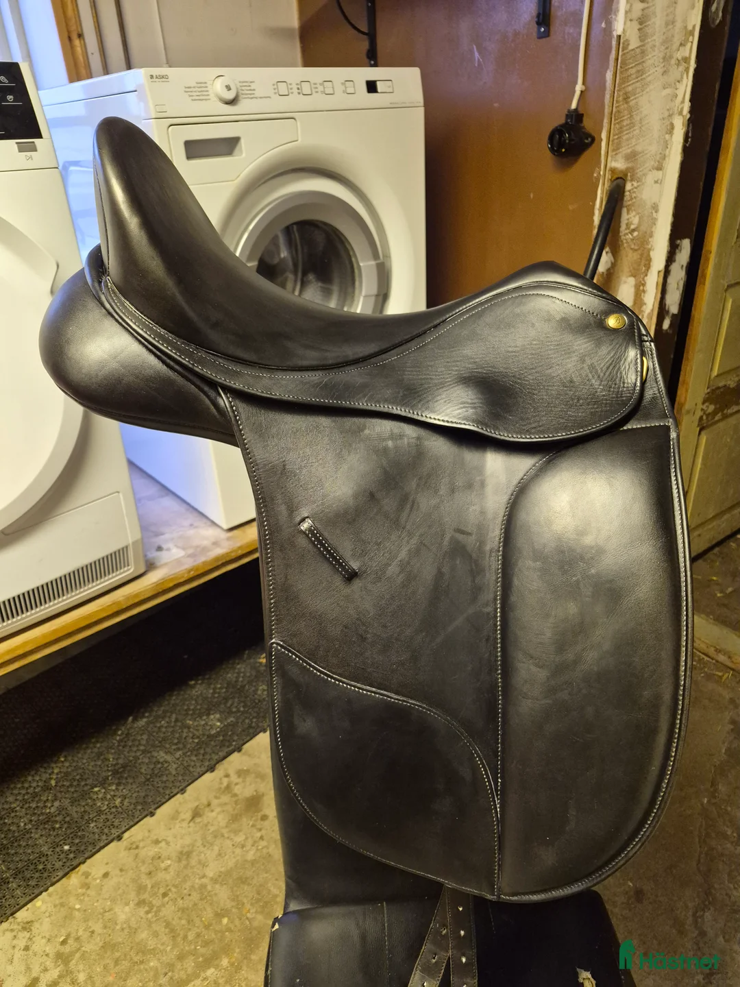 Sadlar hästutrustning till salu: Bates Isabell werth cair i Vartofta - Annons 2