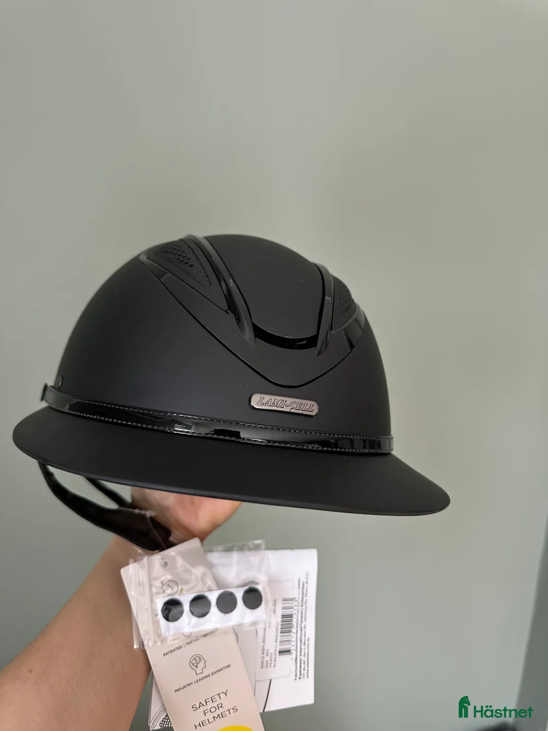 Hjälmar ryttarutrustning till salu: Ny MIPS Adele ridhjälm i Värmdö - Annons 2