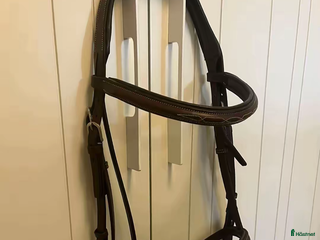 Träns hästutrustning till salu: brunt lippo träns nytt i Spånga - Annons 19