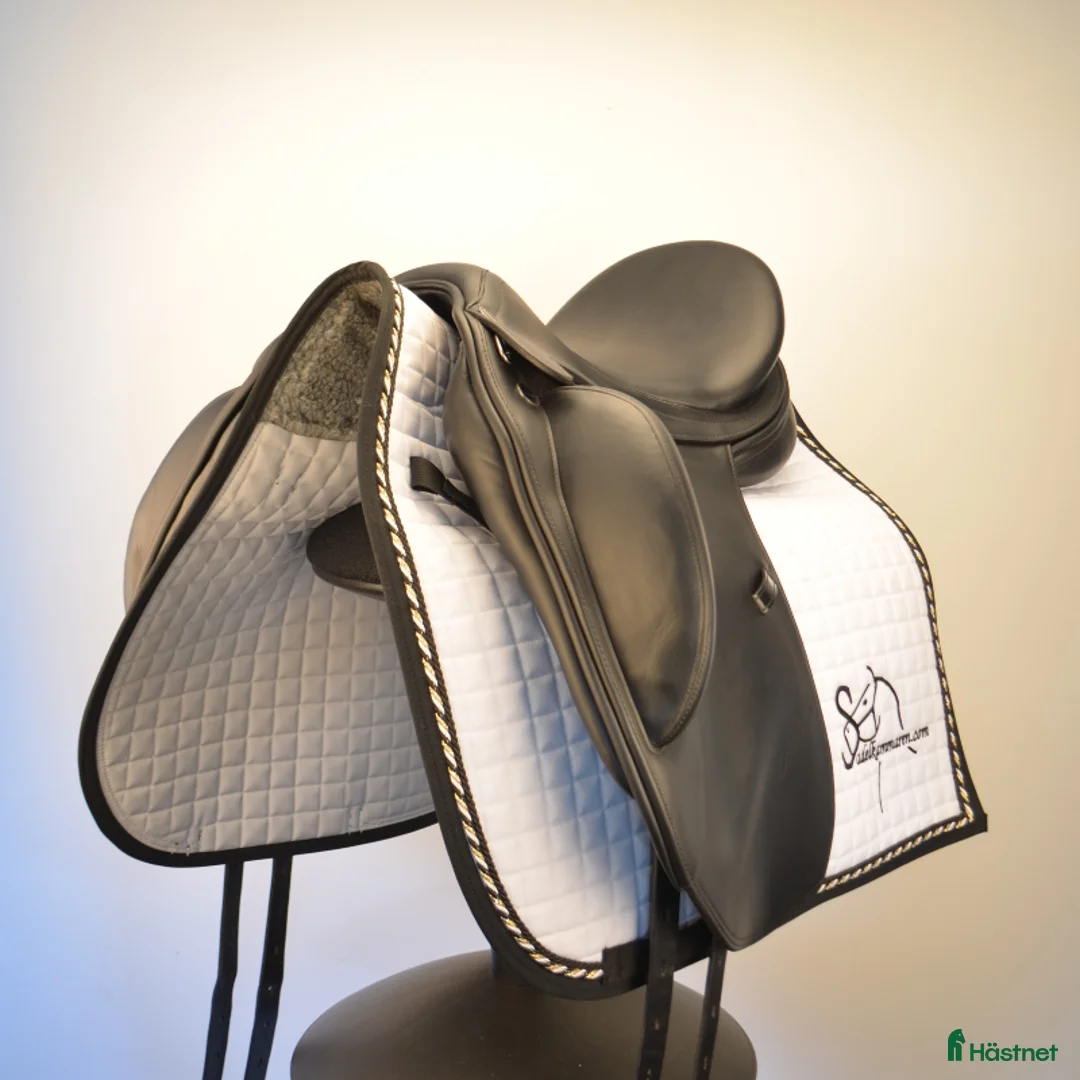 Sadlar hästutrustning till salu: Erreplus Vittoria i Sparsör - Annons 2