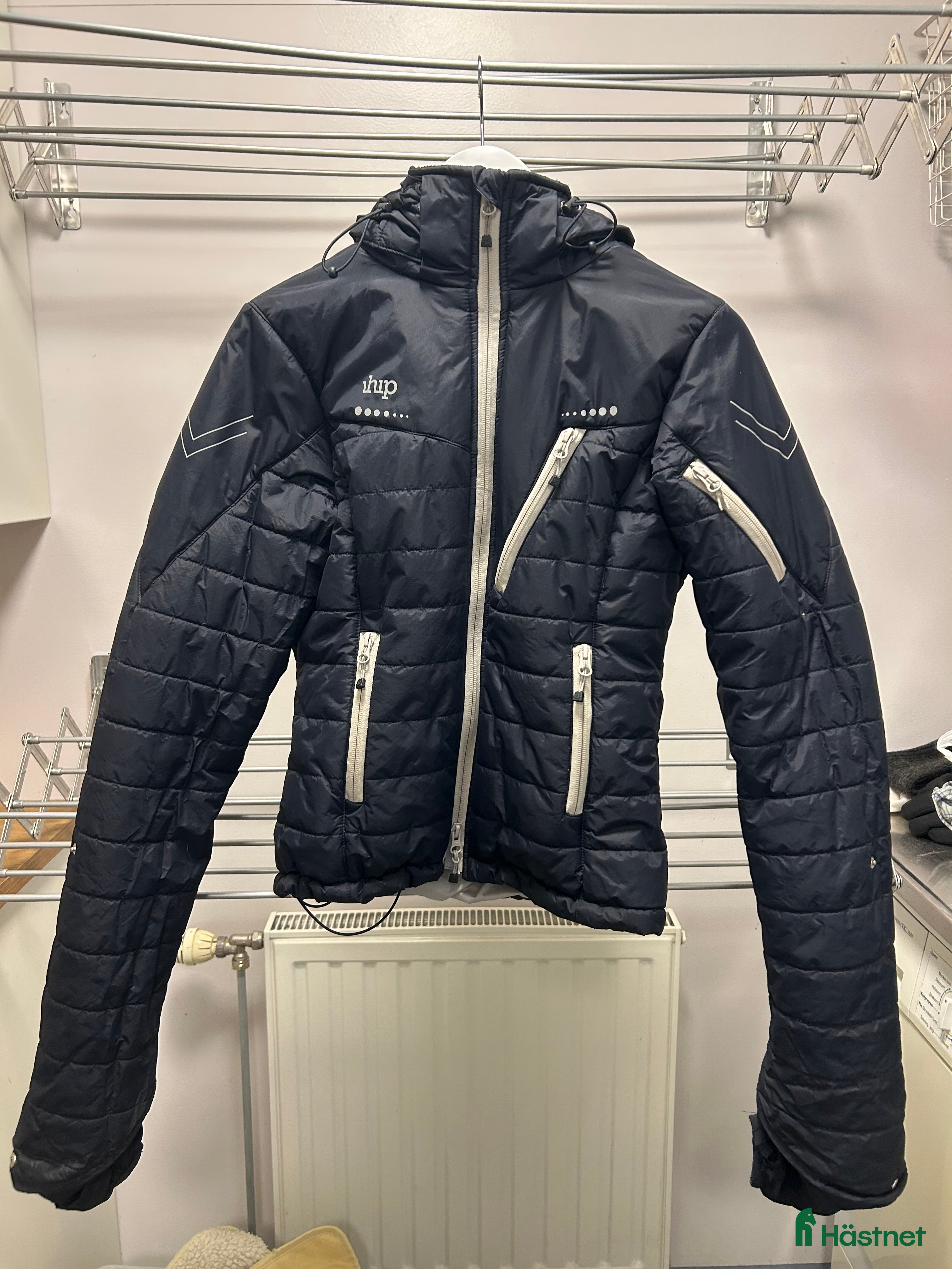 Jackor & Kavajer ryttarutrustning till salu: Uhip jacka navy  i Eskilstuna - Annons 14