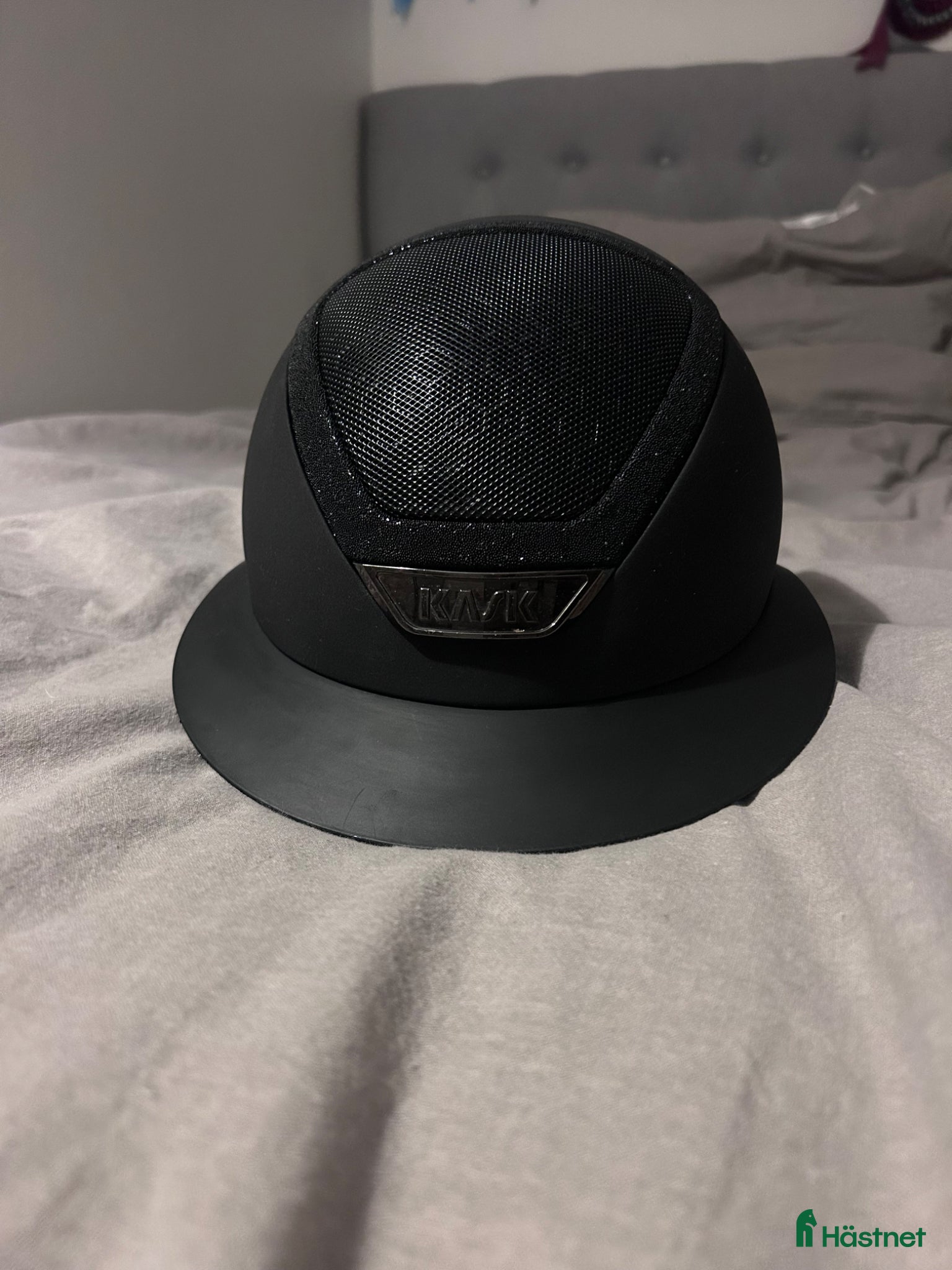 Hjälmar ryttarutrustning till salu: Swarovski glittrig Kask hjälm  - Annons 1