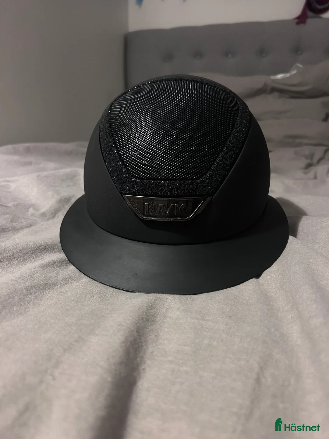 Hjälmar ryttarutrustning till salu: Swarovski glittrig Kask hjälm  - Annons 1