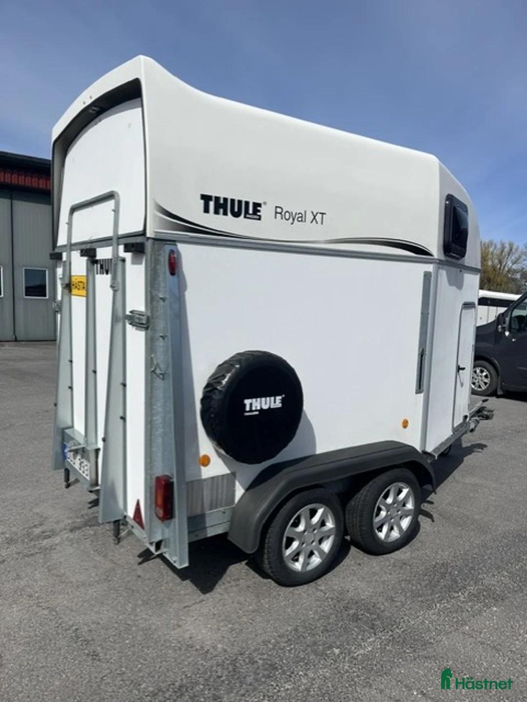 Hästtransporter  fordon & transport till salu: Thule Royal XT i superfint skick - Annons 1