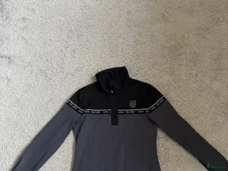 Övrigt Ridkläder ryttarutrustning till salu: Maya delorez kendra polo sweatshirt i Saltsjö-Boo - Annons 21