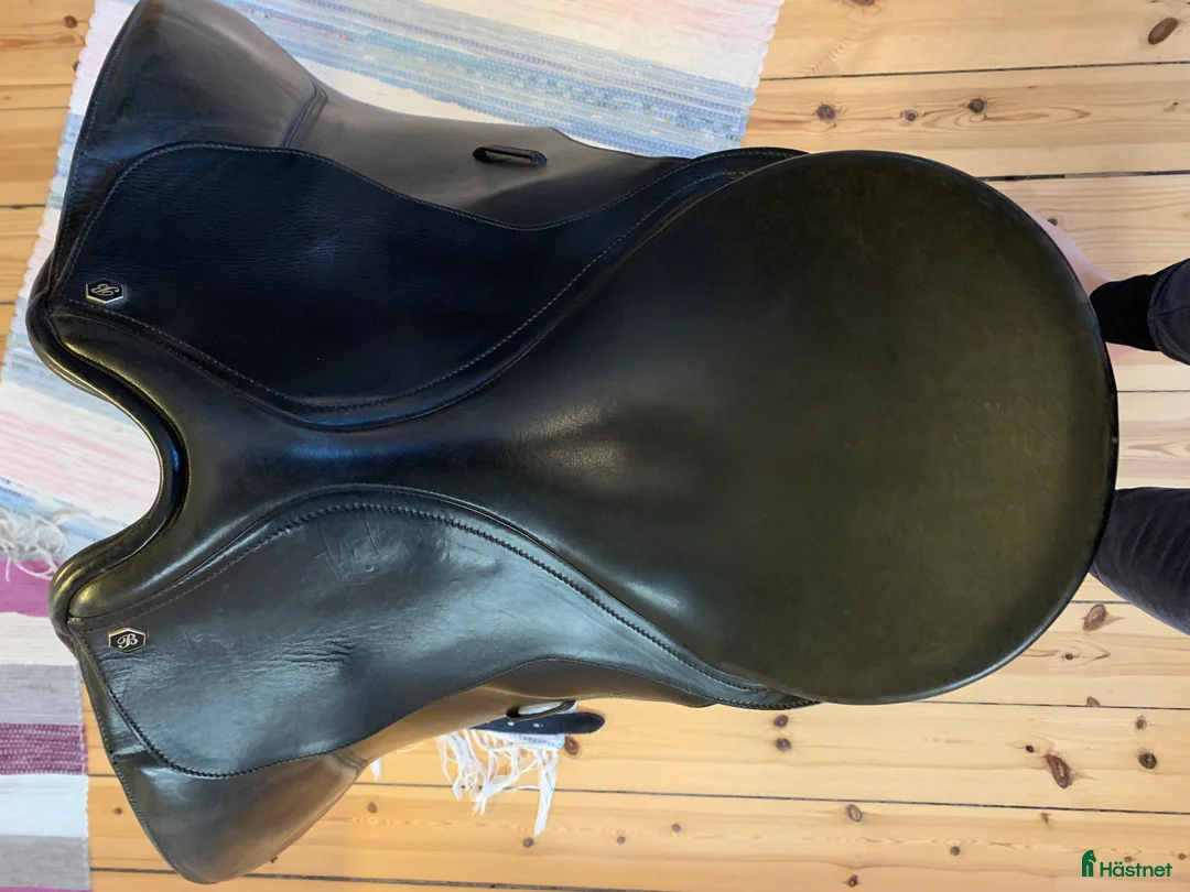 Sadlar hästutrustning till salu: Bates Maestro i Nynäshamn - Annons 2