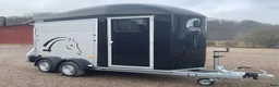 Hästtransporter  fordon & transport till salu: Gold One med sadelkammare - Annons 1