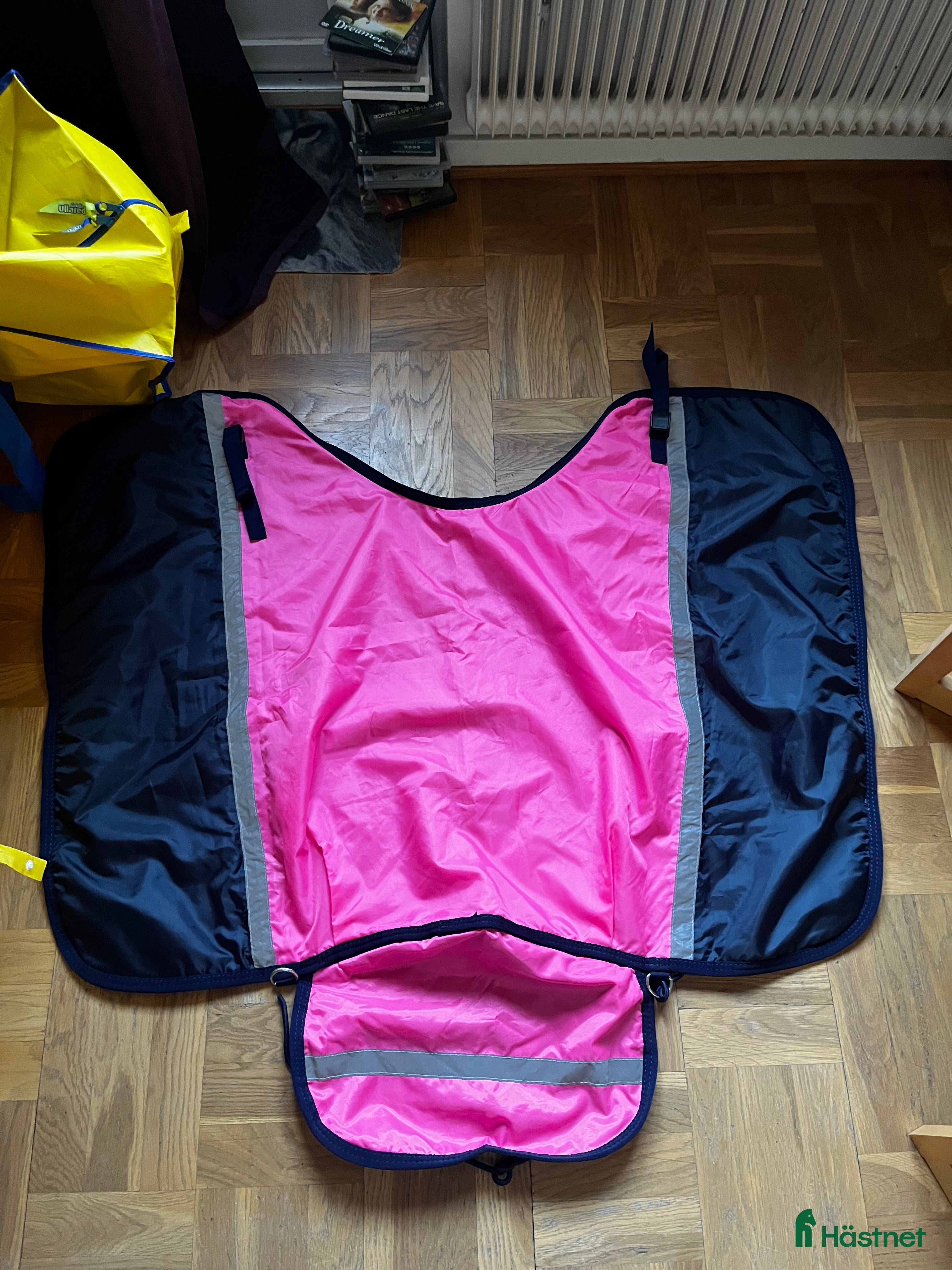 Täcken hästutrustning till salu: 4st ländtäcke säljes! i Jonsered - Annons 1