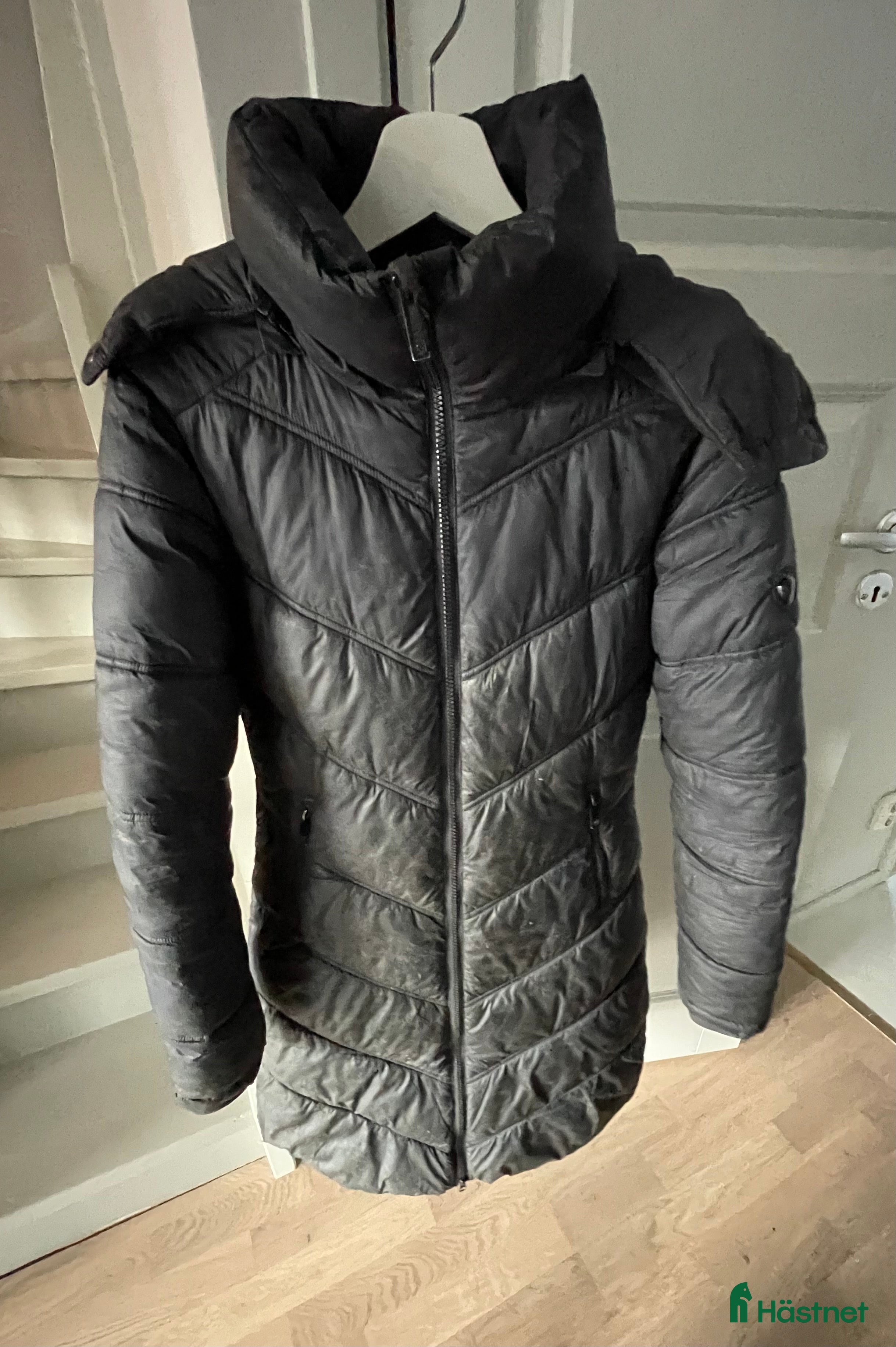 Jackor & Kavajer ryttarutrustning till salu: Ridkappa i Tullinge - Annons 8