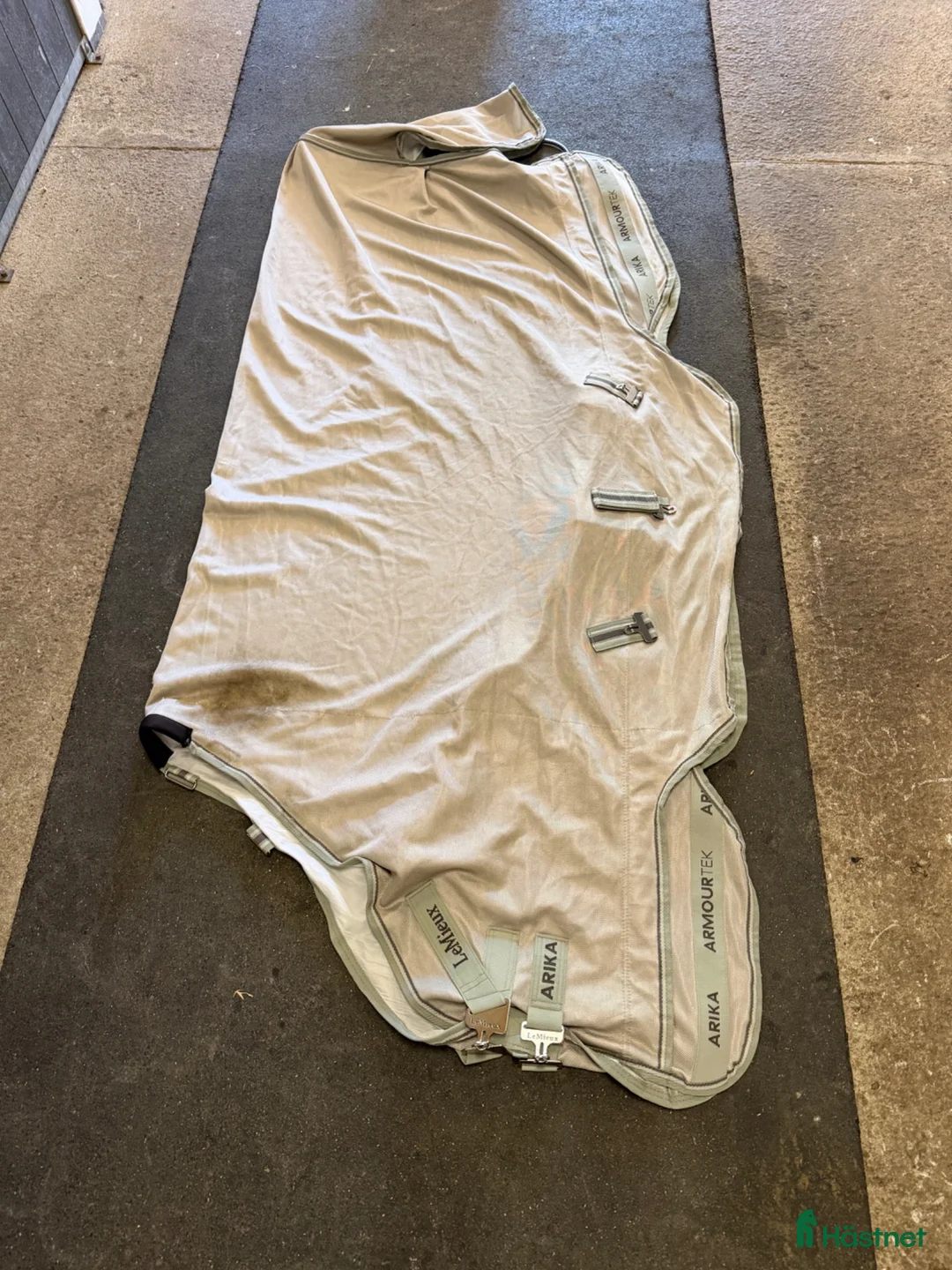 Täcken hästutrustning till salu: Le mieux flugtäcke  - Annons 1
