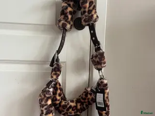 Träns hästutrustning till salu: Sprillans ny leopard grimma!! i Kungälv - Annons 2