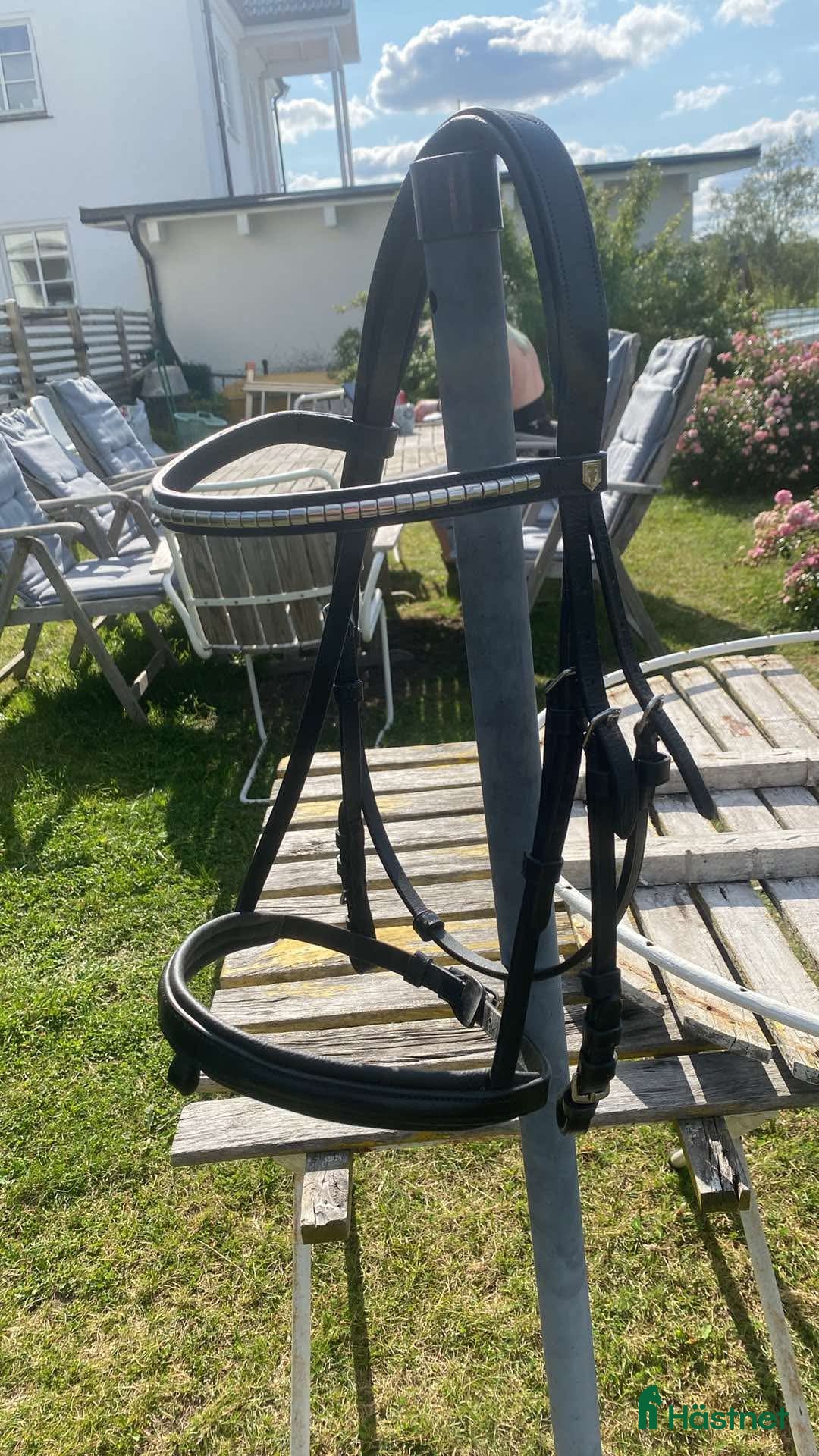 Träns hästutrustning till salu: Svart träns i toppenskick i Johanneshov - Annons 2