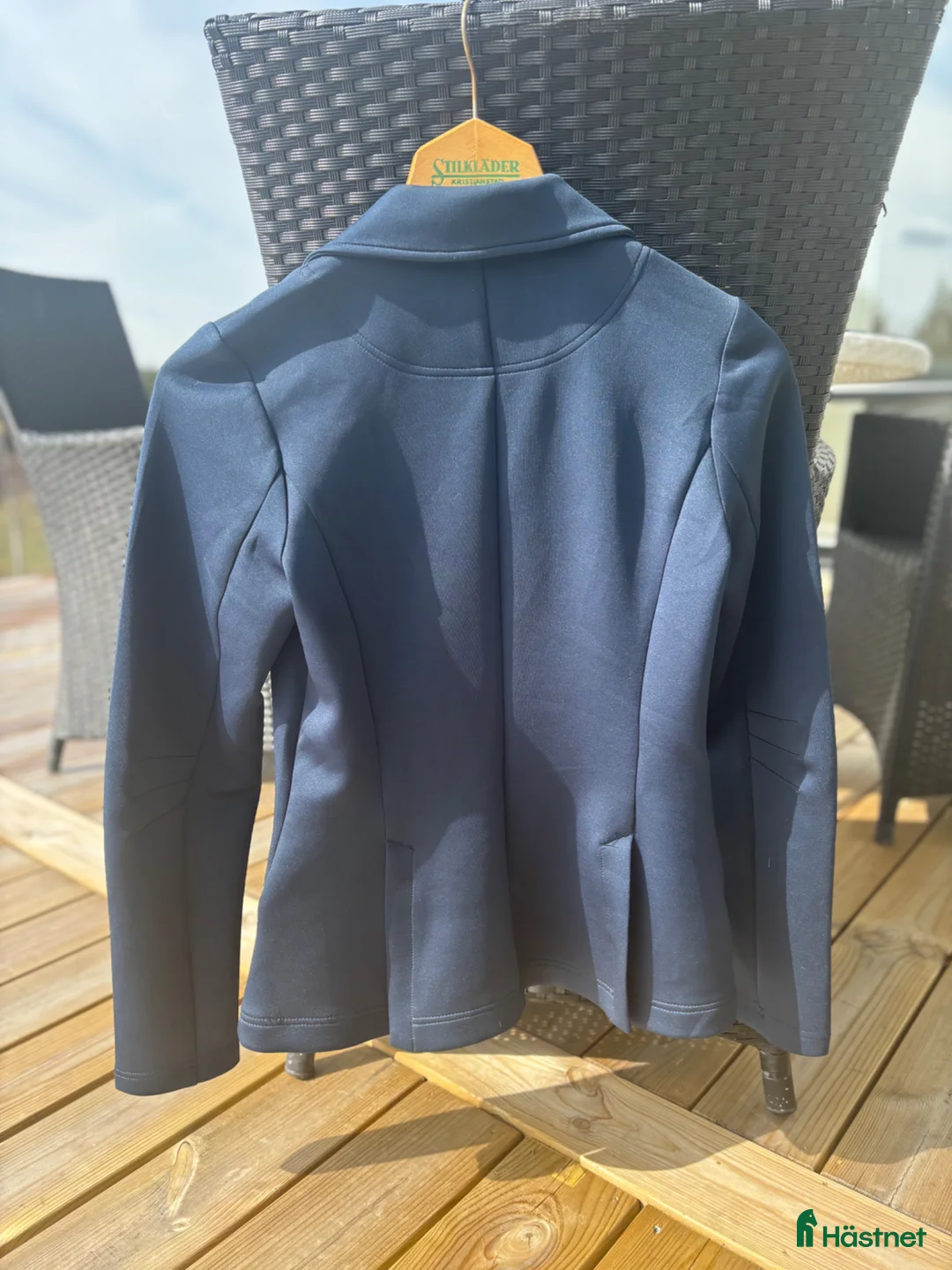 Jackor & Kavajer ryttarutrustning till salu: Säljer blå kavaj - Annons 2