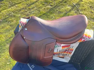 Sadlar hästutrustning Fin Renaissance 18/33 sparsamt använd - Annons 2