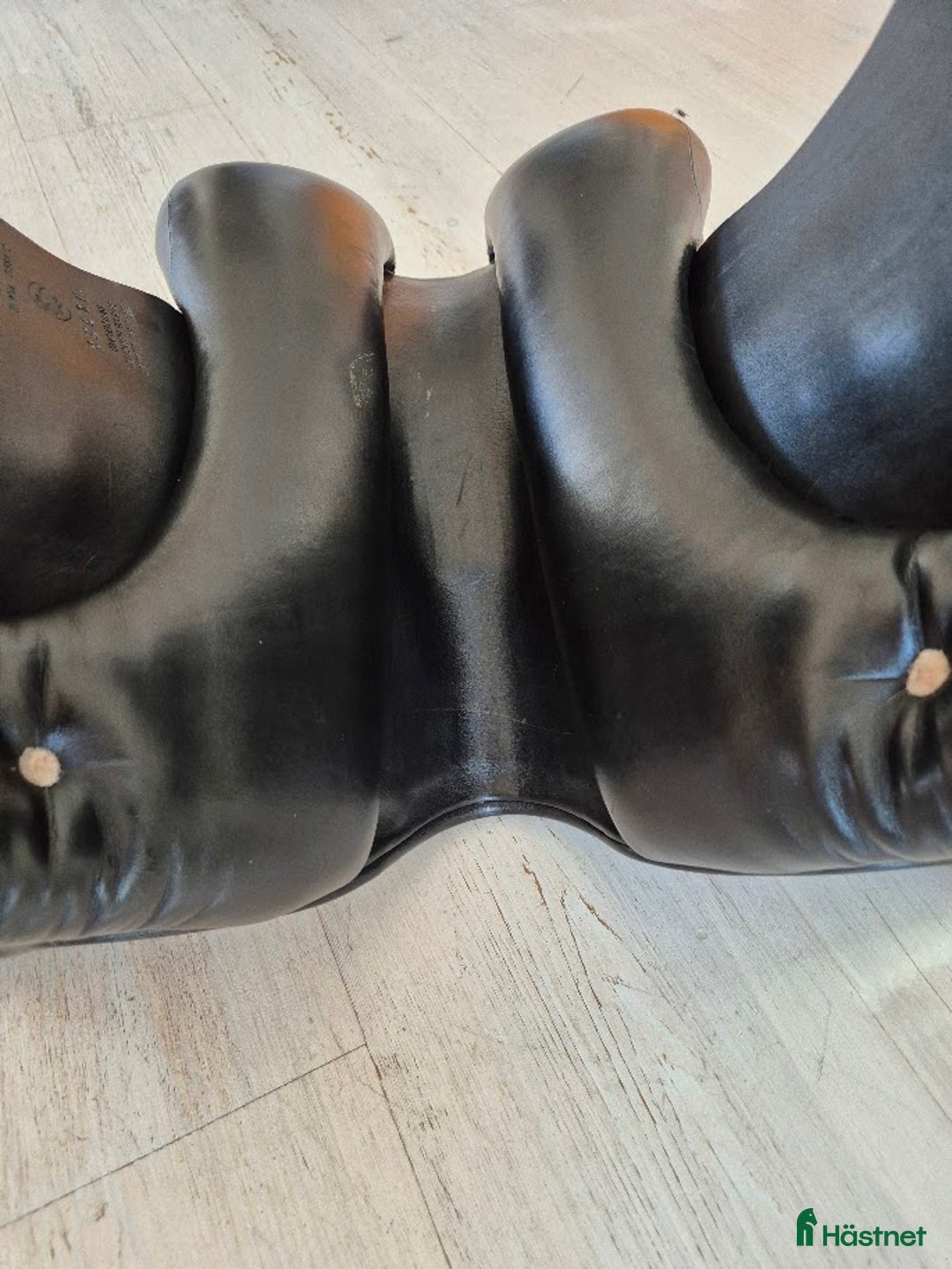 Sadlar hästutrustning till salu: Dressyrsadel i Färjestaden - Annons 5