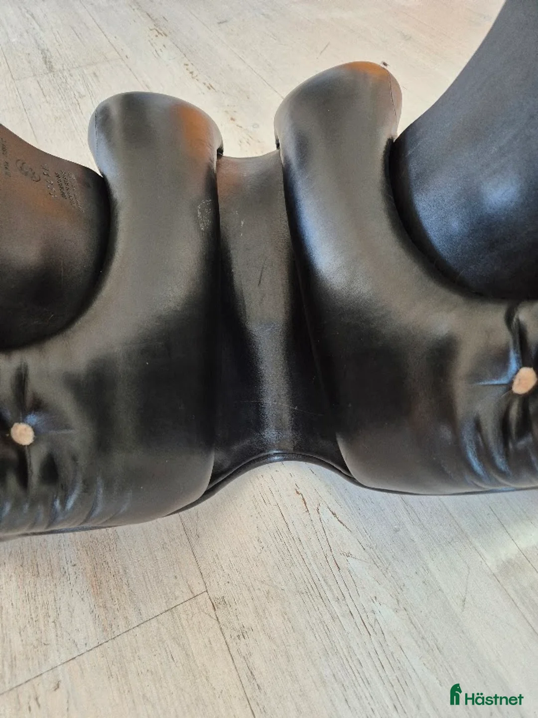 Sadlar hästutrustning till salu: Dressyrsadel i Färjestaden - Annons 5