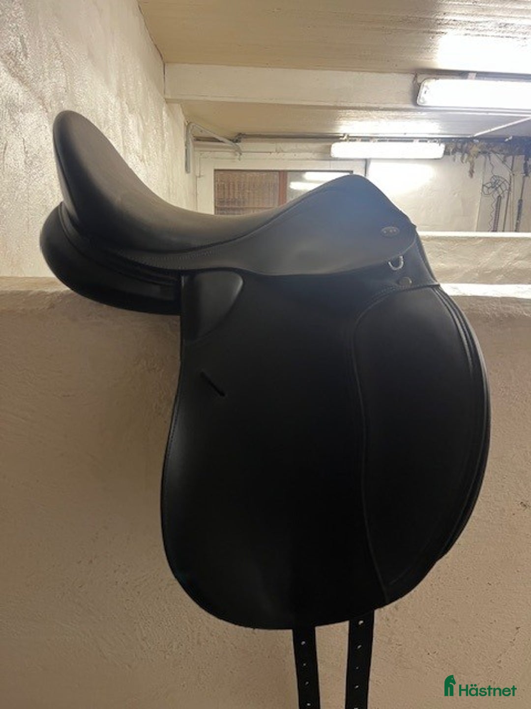 Sadlar hästutrustning till salu: Lippo smart dressyr 15,5".  i Sommen - Annons 2