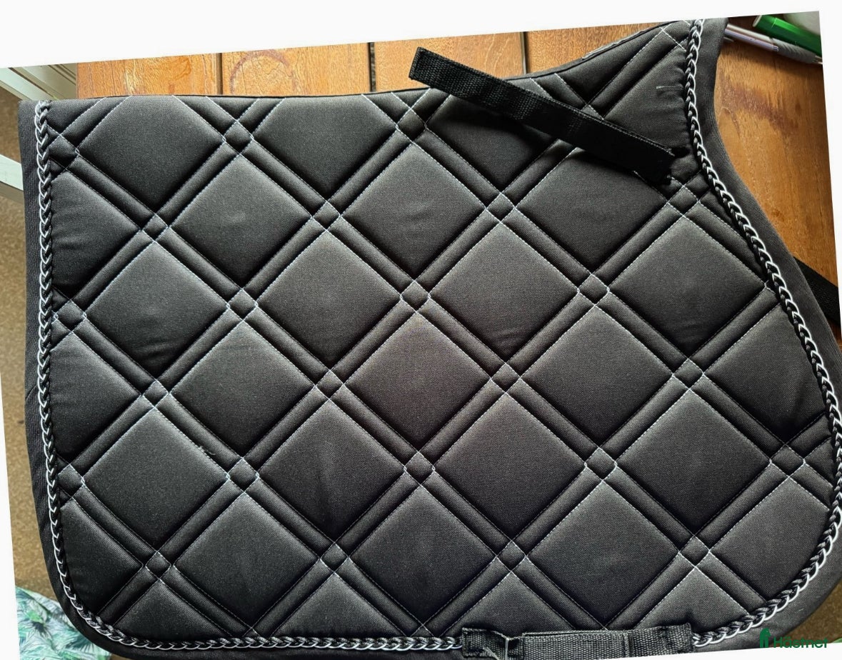 Schabrak & Vojlockar hästutrustning till salu: Nytt svart schabrak i Torsåker - Annons 18