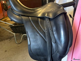 Sadlar hästutrustning till salu: Antares dressyr i Matfors - Annons 1