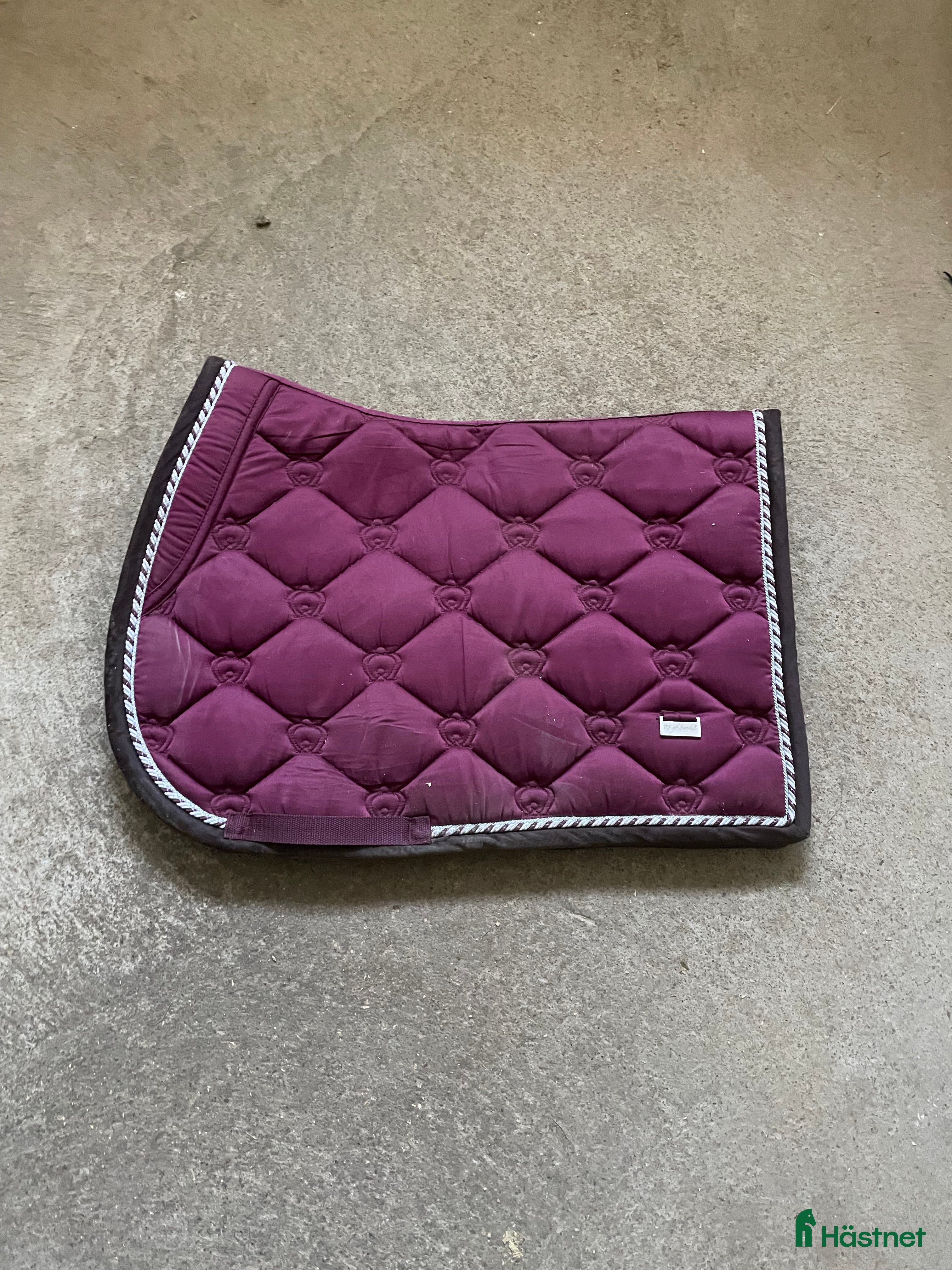 Schabrak & Vojlockar hästutrustning Vinrött ps schabrak i Linköping - Annons 17