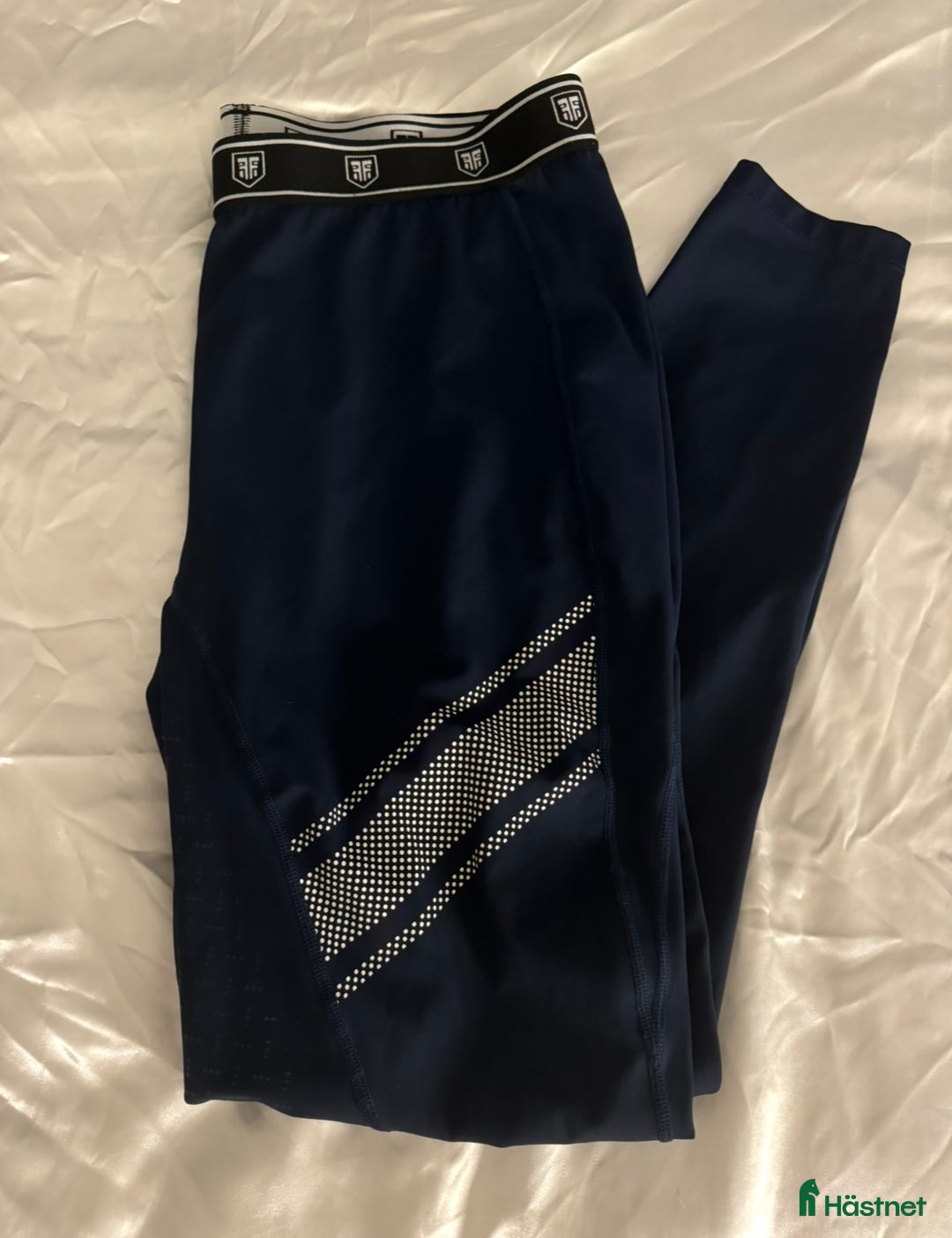 Ridbyxor ryttarutrustning till salu: Ridbyxor ridtights  i Eskilstuna - Annons 1