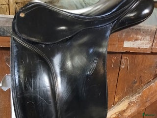 Sadlar hästutrustning till salu: Bates Caprilli dressyr 17" i Norrköping - Annons 11