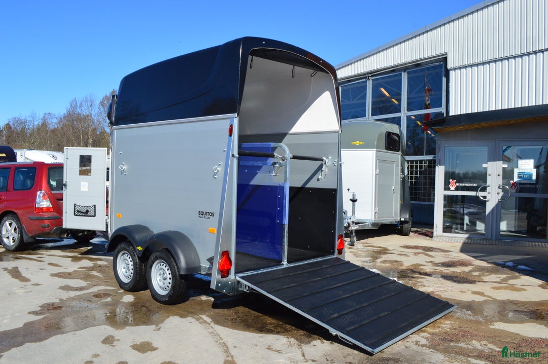 Hästtransporter  fordon & transport till salu: Humbaur Equitos Alu sadelkammare i Kvicksund - Annons 4