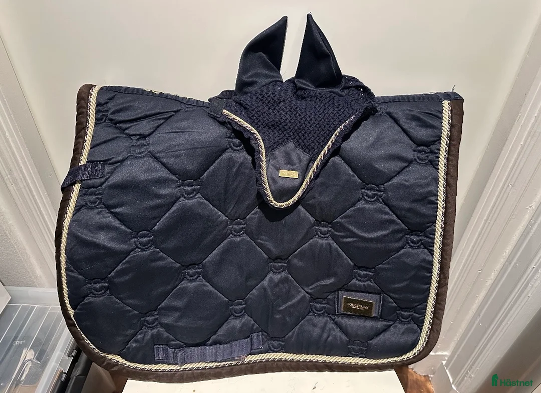 Schabrak & Vojlockar hästutrustning till salu: Equestrian Stockholm set i Åre - Annons 1