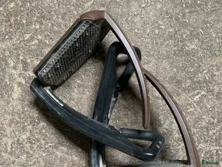 Stigbyglar hästutrustning Stigbyglar Freejump - Annons 8