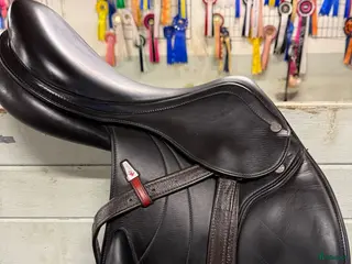 Sadlar hästutrustning Equipe Rarity 15.5 tum - Annons 1