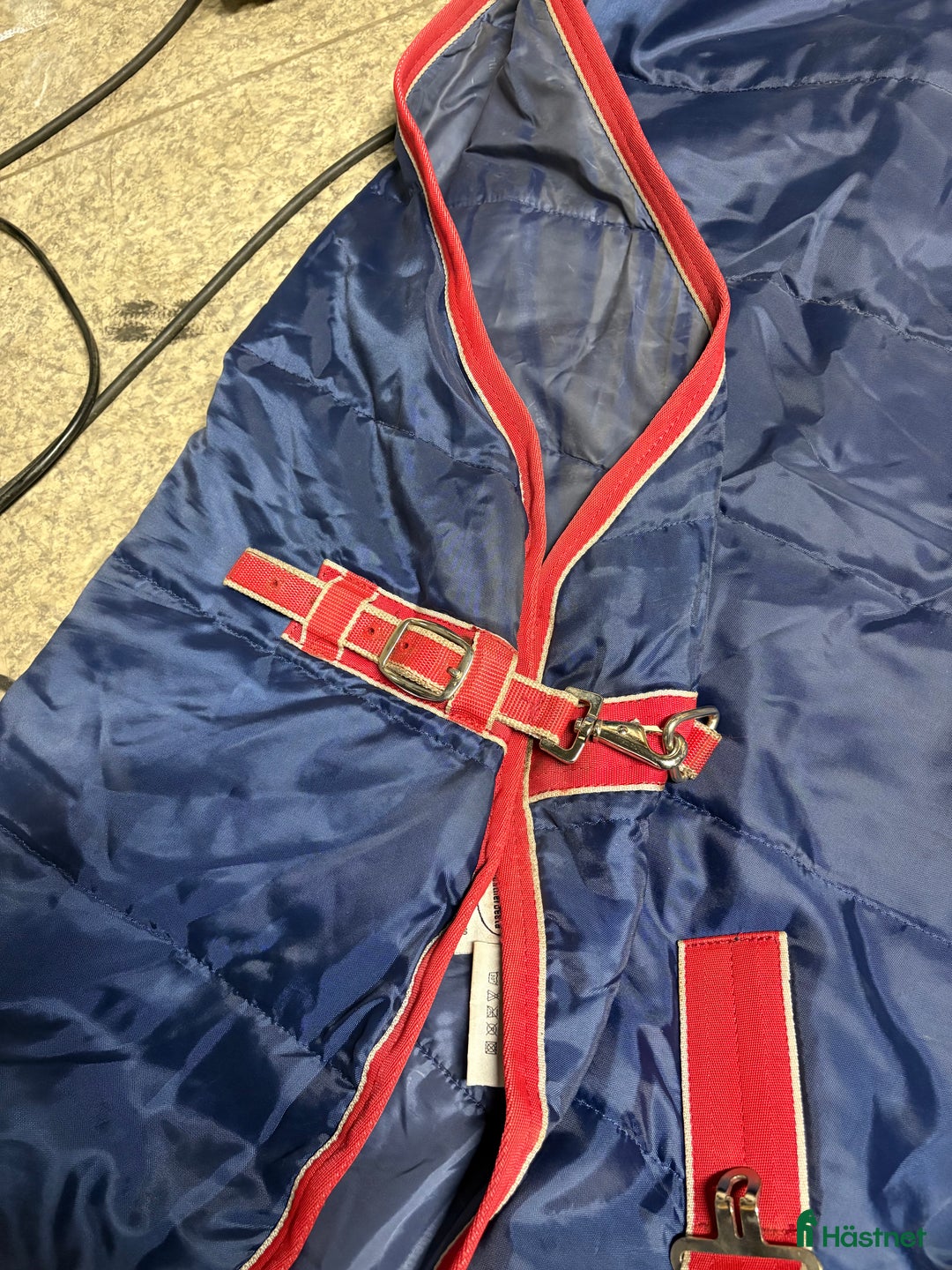 Täcken hästutrustning till salu: Weatherbeeta 145 g innetäcke  i Västerhaninge - Annons 2