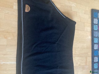 Täcken hästutrustning till salu: Ulltäcke i Onsala - Annons 1