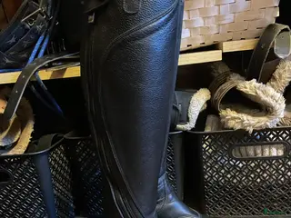 Ridstövlar ryttarutrustning till salu: Fina ridstövlar i Björköby - Annons 4