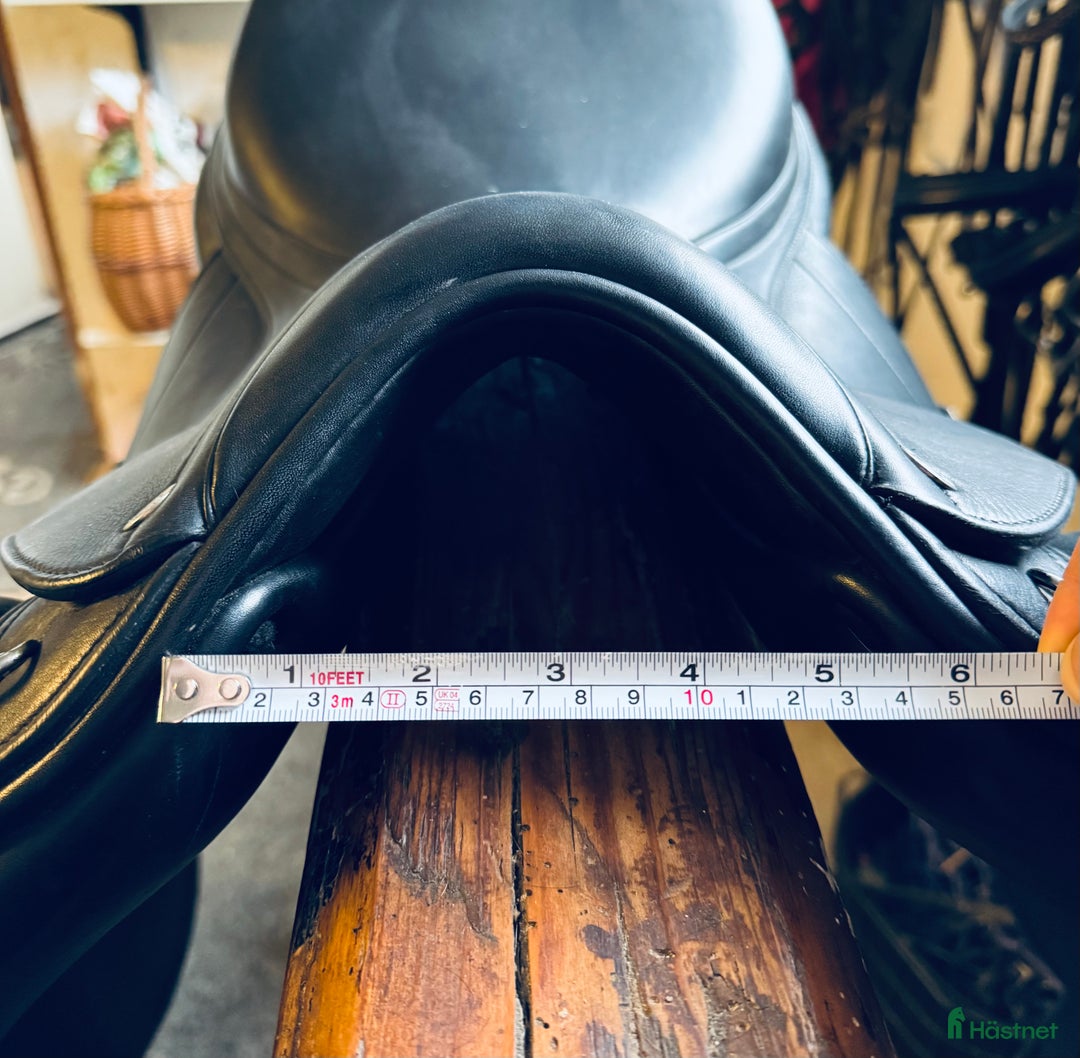 Sadlar hästutrustning till salu: Equipe Olympia Spec Dressyrsadel 17” – Bred bom +3 i Klågerup - Annons 7