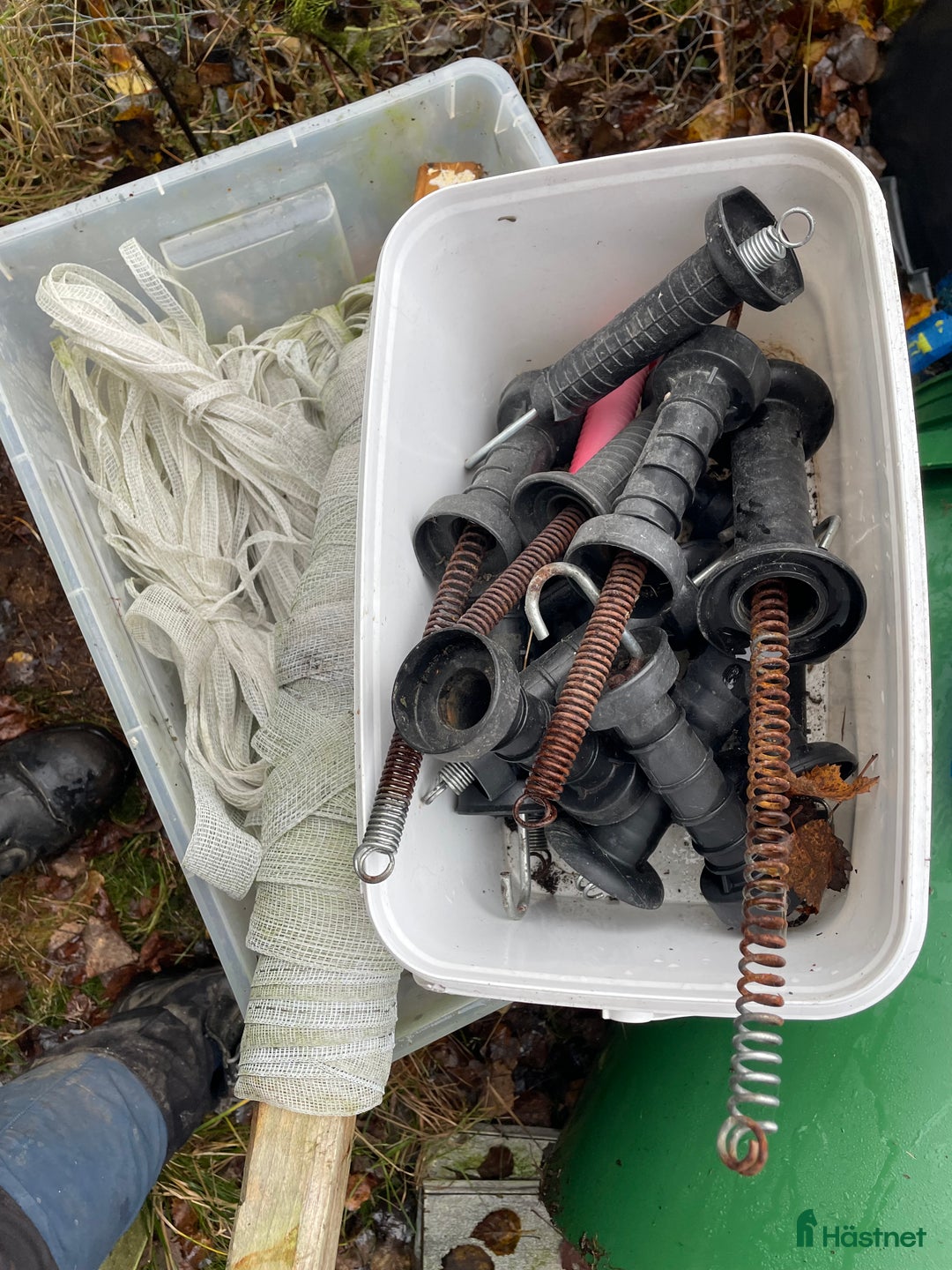 Stallinredning, stängsel & gård övrig utrustning till salu: Stängselstolpar Equisafe 180cm + elband + tråd mm i Svenshögen - Annons 6