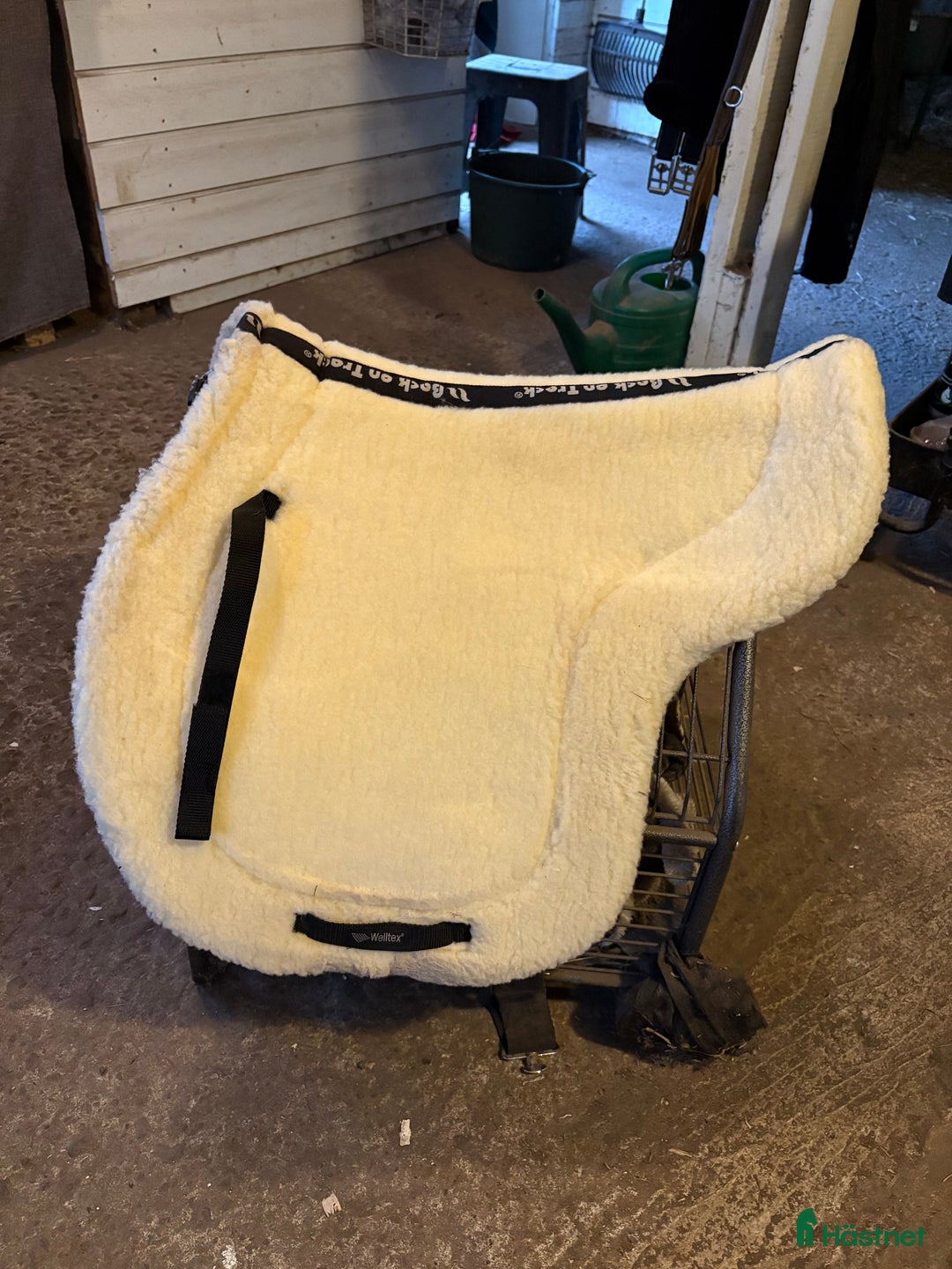 Schabrak & Vojlockar hästutrustning till salu: Back on Track i Örebro - Annons 1