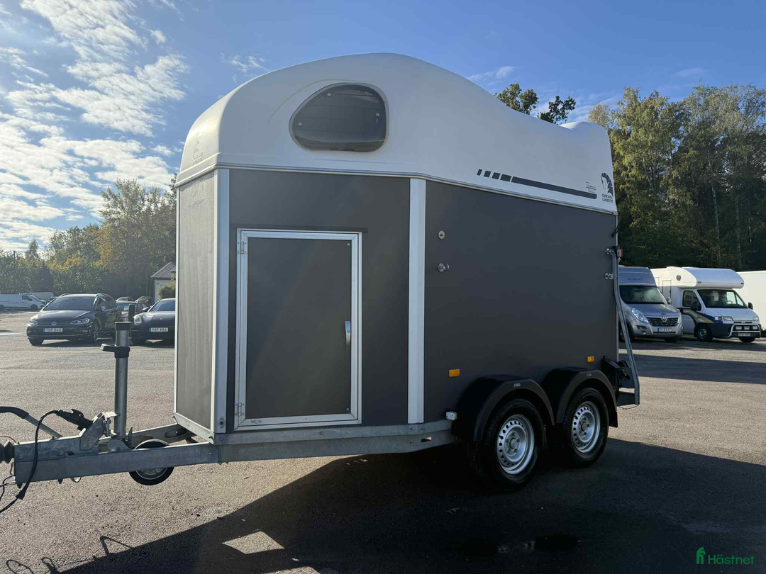 Hästtransporter  fordon & transport till salu: Cheval Liberté Gold nyskick 2022 avdragsgill moms! i Köping - Annons 2