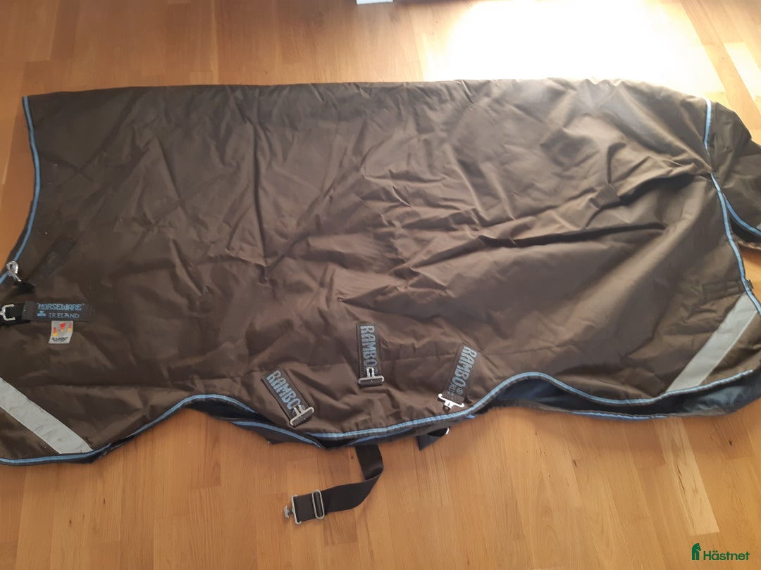 Täcken hästutrustning till salu: Rambo Wug 250g stl 140 i Linghem - Annons 2