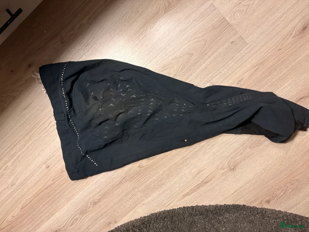 Ridbyxor ryttarutrustning till salu: Samshield &  equiline ridbyxor  i Landeryd - Annons 3