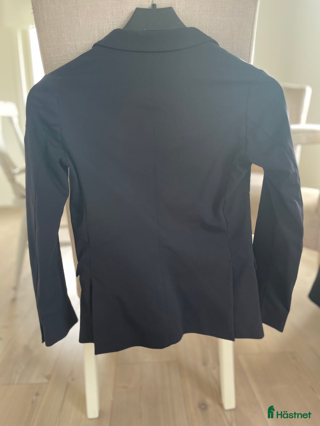 Jackor & Kavajer ryttarutrustning till salu: Animo kavaj i Rolfstorp - Annons 2