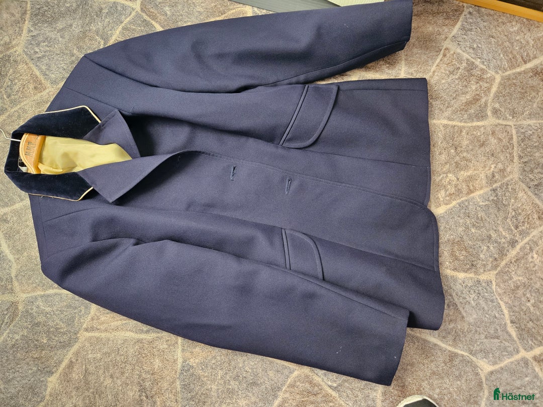 Jackor & Kavajer ryttarutrustning till salu: Ridjacka i Bjärred - Annons 2