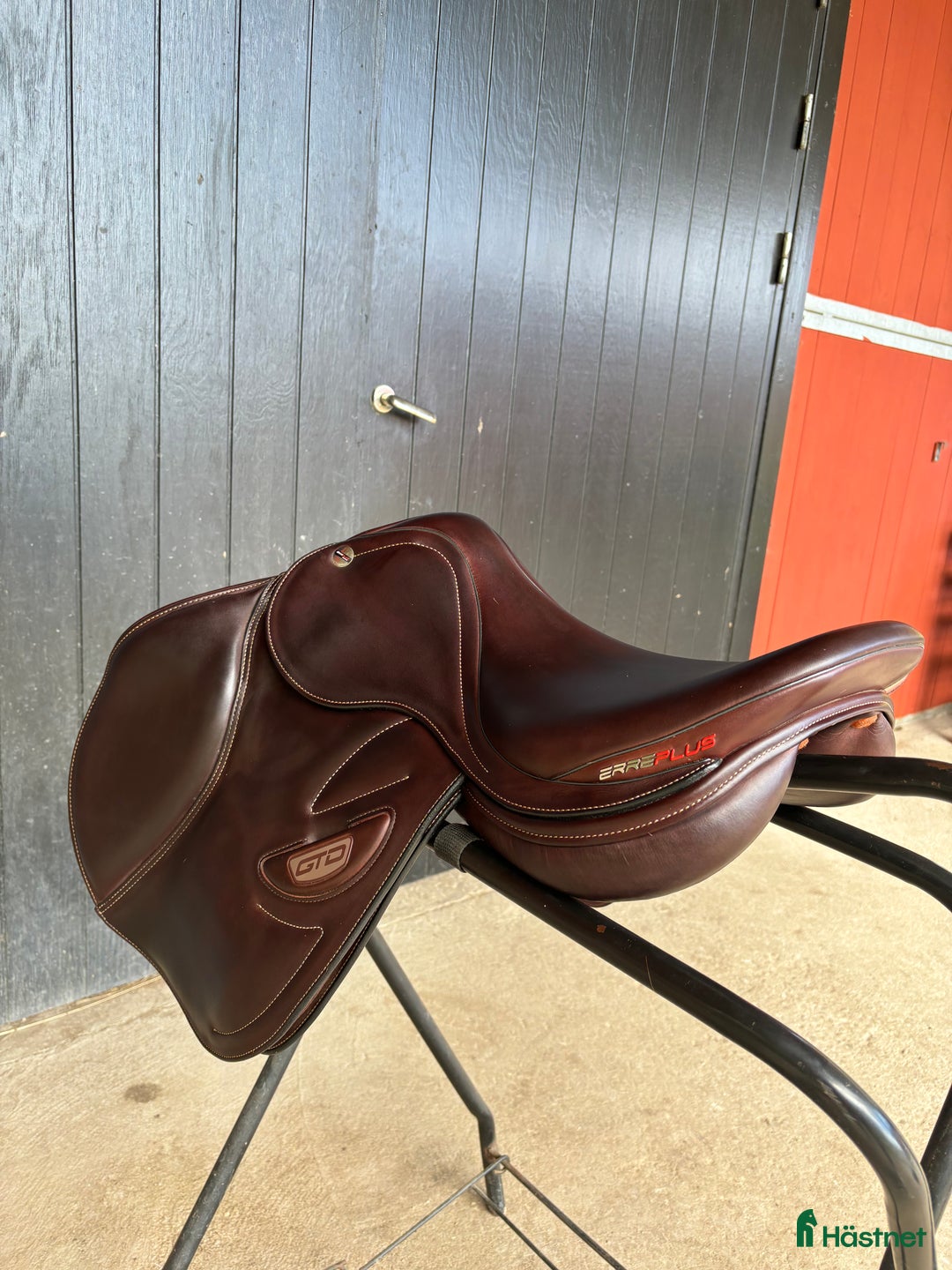 Sadlar hästutrustning till salu: Erreplus sadel i nyskick!  i Stockholm - Annons 3