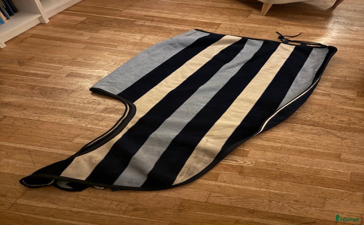 Täcken hästutrustning till salu i Täby - Annons 20