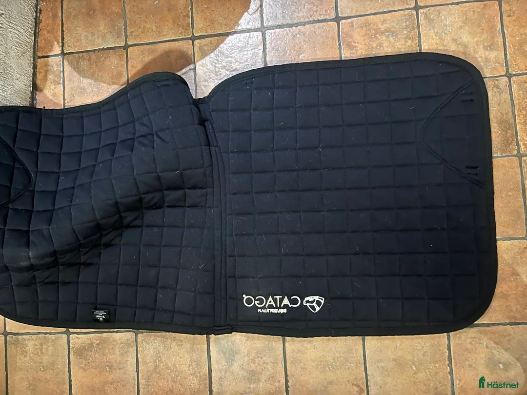 Schabrak & Vojlockar hästutrustning till salu: 4 schabrak 500 kr  i Vallentuna - Annons 5