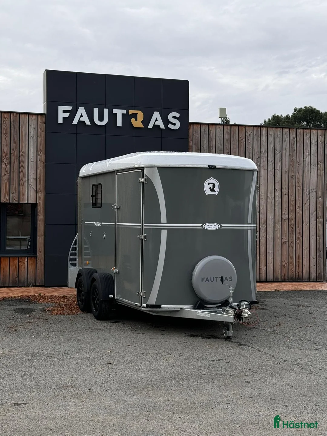 Hästtransporter  fordon & transport till salu: Oblic X -stor diagonallastad modell + sadelkammare - Annons 31