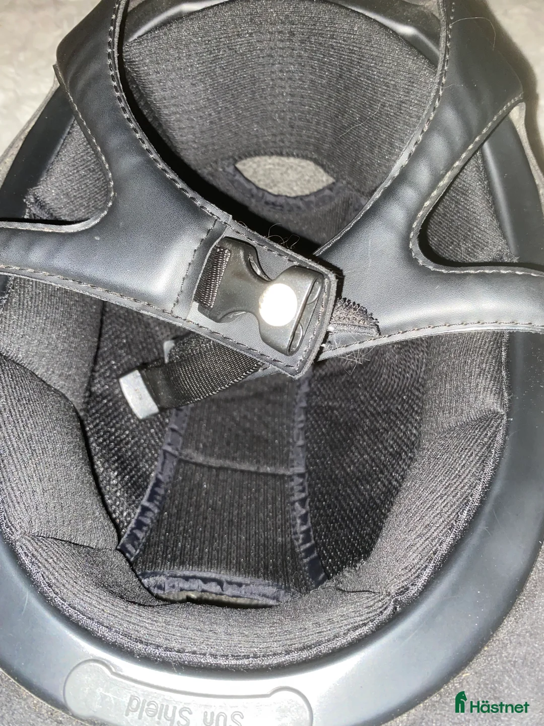 Hjälmar ryttarutrustning till salu: Fin OneK! i Lagan - Annons 6