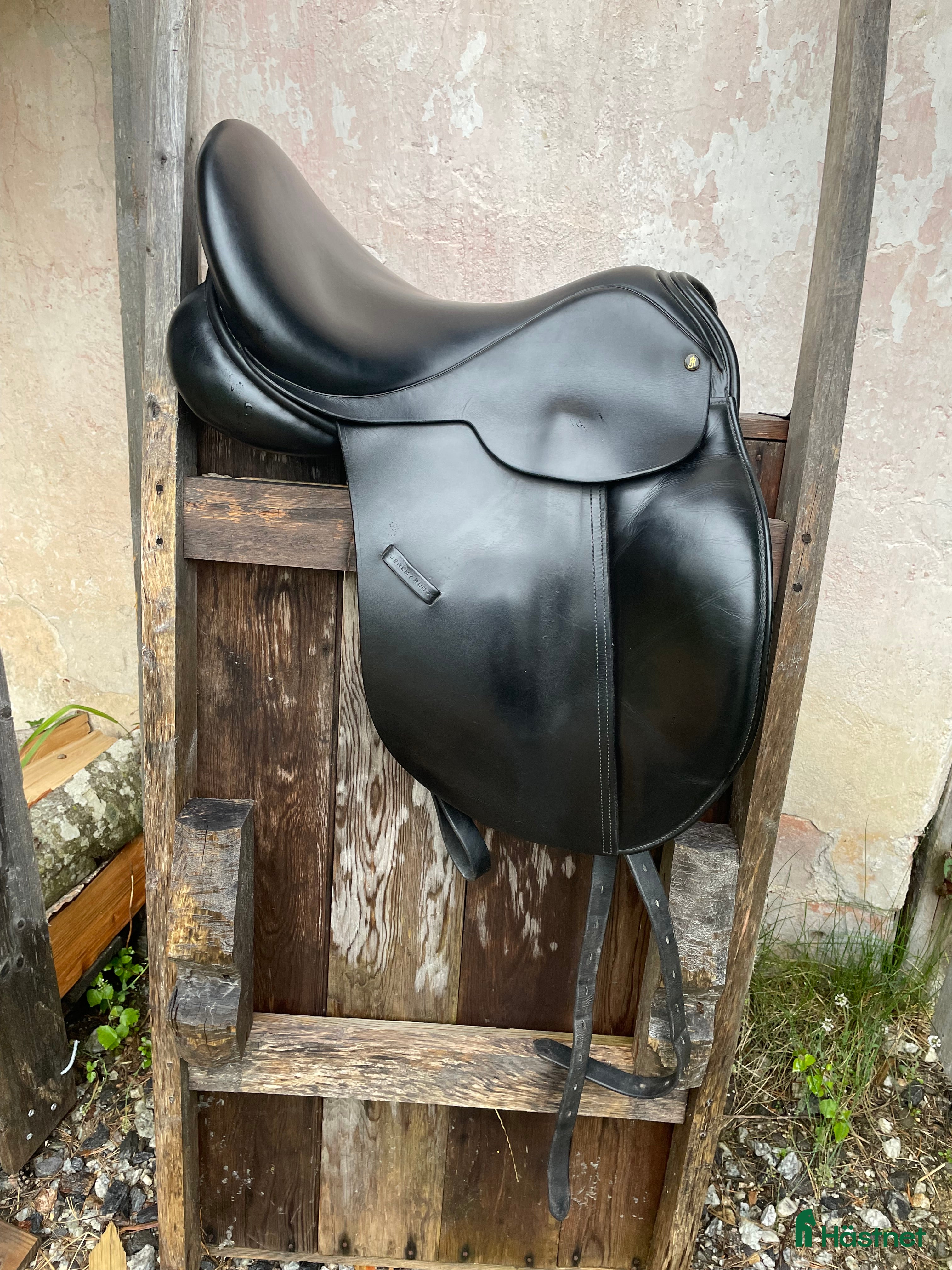Sadlar hästutrustning till salu: Fin dressyrsadel i Sundsvall - Annons 1