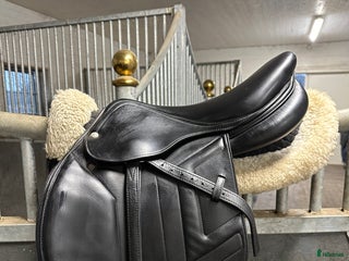 Sadlar hästutrustning till salu: 16’ Renissance sadel i Norrtälje - Annons 5
